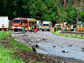 Schwerer Unfall mit mehreren Lastwagen